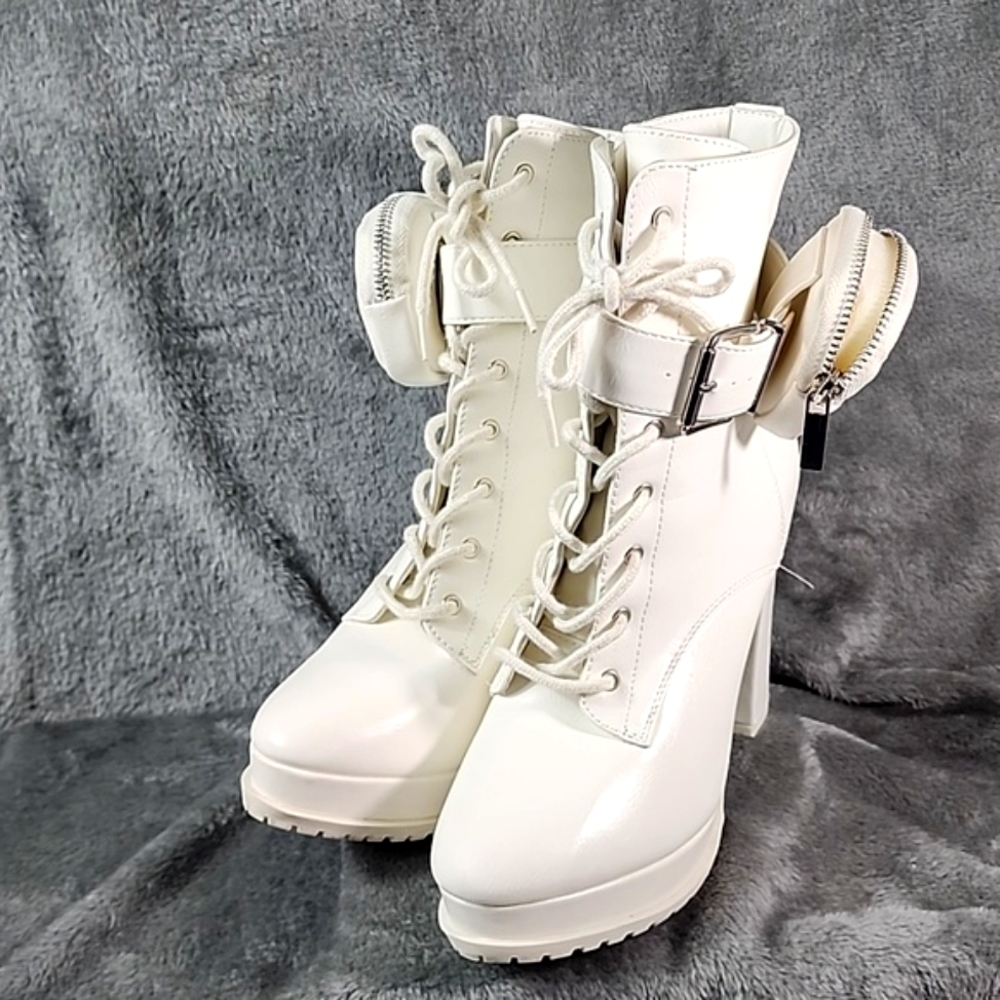 Women's White Boots, Lace up, lug soles with pouch. Shoe Dazzle. Size 7.5. - Picture 13 of 14